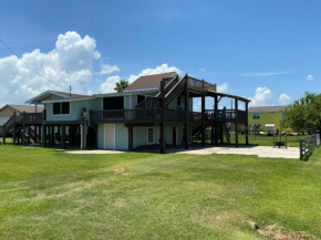 Spacious 3 Bdr House w/ RV Hookup, Beach Access RD